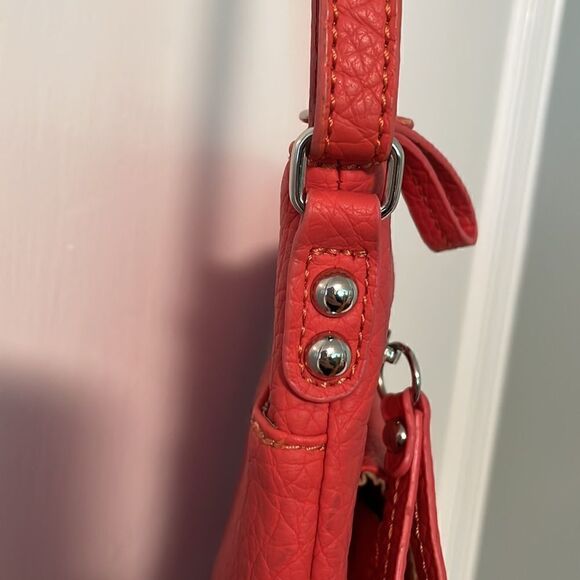 LC vegan orange crossbody bag with gold tone accents - Picture 4 of 15